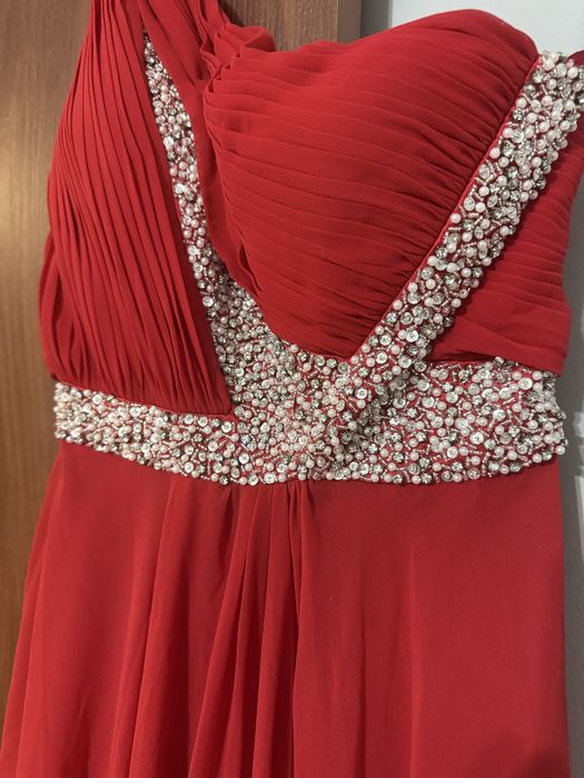 Продаю платье по очень низкой цене