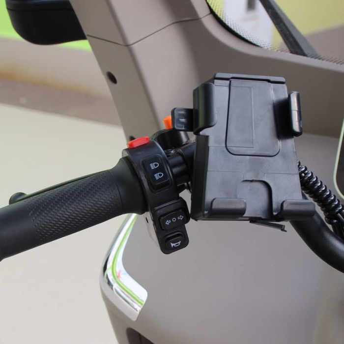 Триместна електрическа триколка Max Motors LUXURY BUS PURPLE