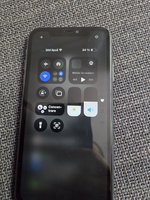 iphone 11, de 64GB,  culoarea negru, capacitate baterie 100%