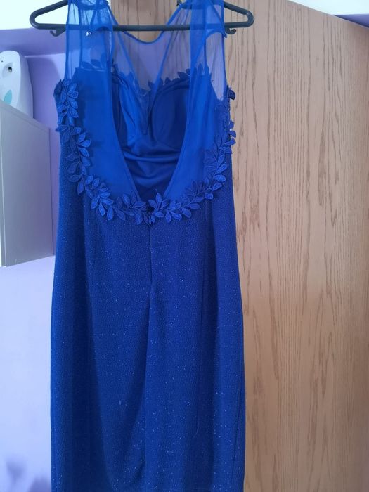 Vand rochii  100 lei bucata.