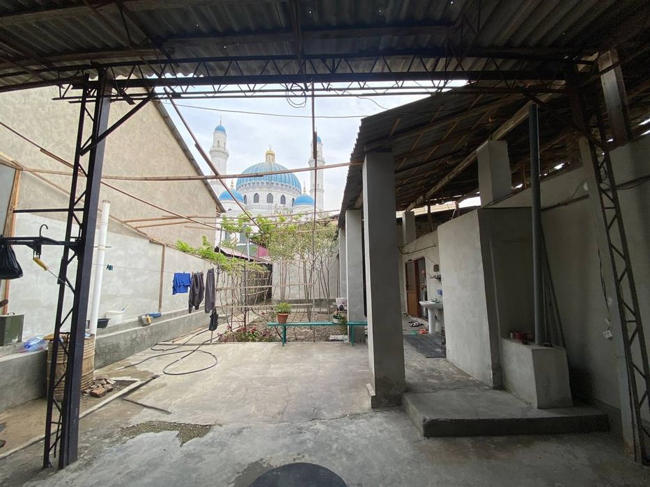 Продаётся дом в бектемирском районе. Земля 3,9 соток.