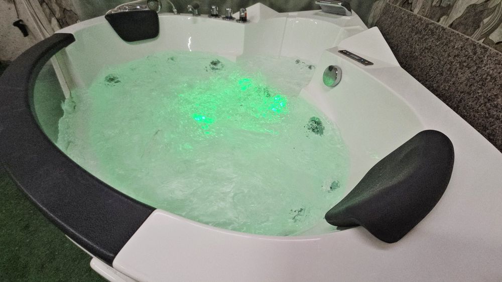 *Spa* Хидромасажна Вана за Двама (Джакузи) с Подгрев до 45° 1.39х1.39