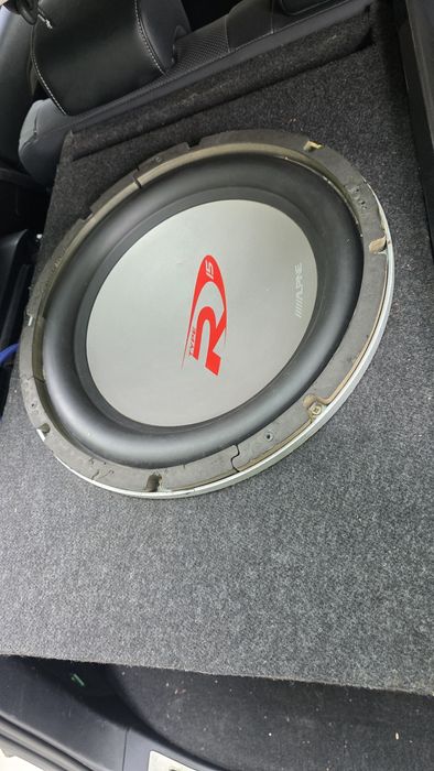 Бас каса Alpine 15 Type R 1500W с усилвател 3000W и контрол