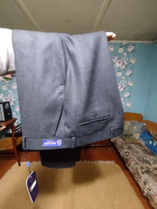 Продаются костюмы обсалютно новые