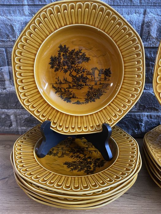 Винтидж испанска керамика чинии