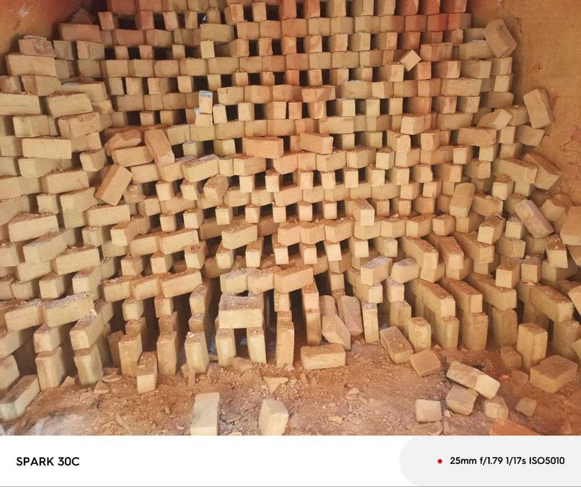 Пишган гиштлар полтара ва хом