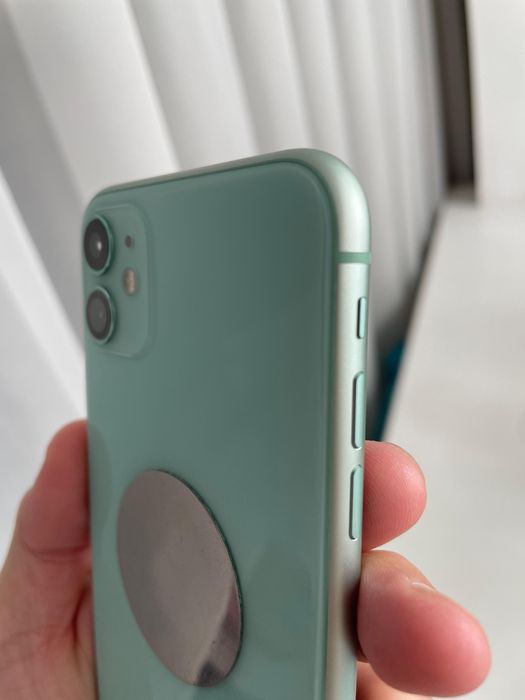 Продам Iphone 11