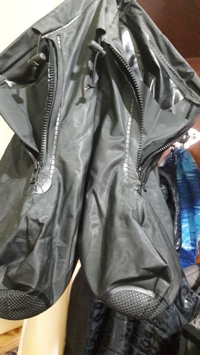 Костюм дождевик и прилагается обувь