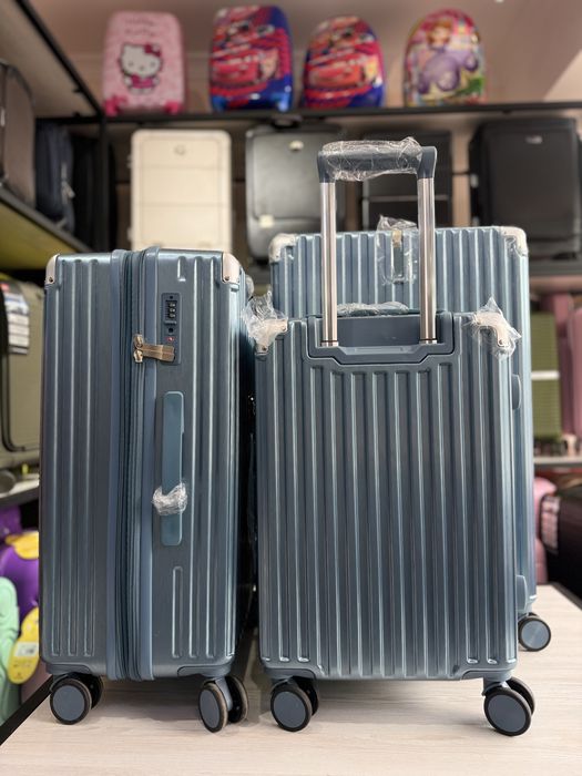 Новые чемоданы Берлин противоударные