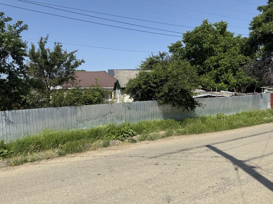 Casa + teren in zona centrala Ruginesti