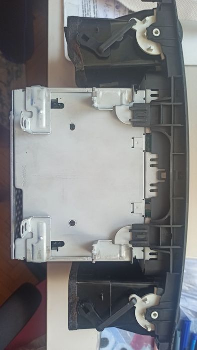 CD player за Toyota Corolla (E120; E130) (2000-2007)