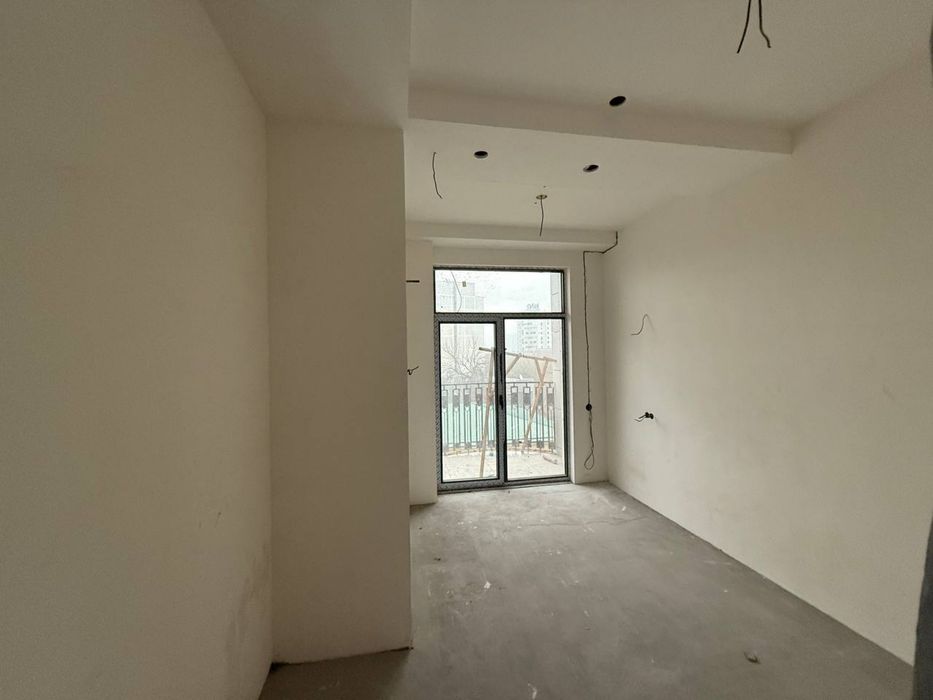 ЖК SkyLine Товер 3-комнатная квартира , Студия разделка.