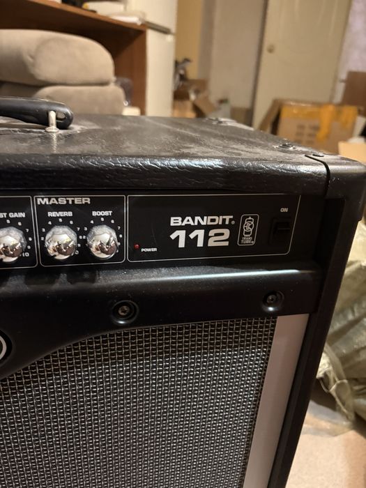 Продам гитарный комбоусилитель Pevey