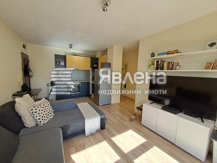 Продава се Двустаен апартамент в София, Младост 4 - 66 кв.м за 2122 €/кв.м - Снимка #1