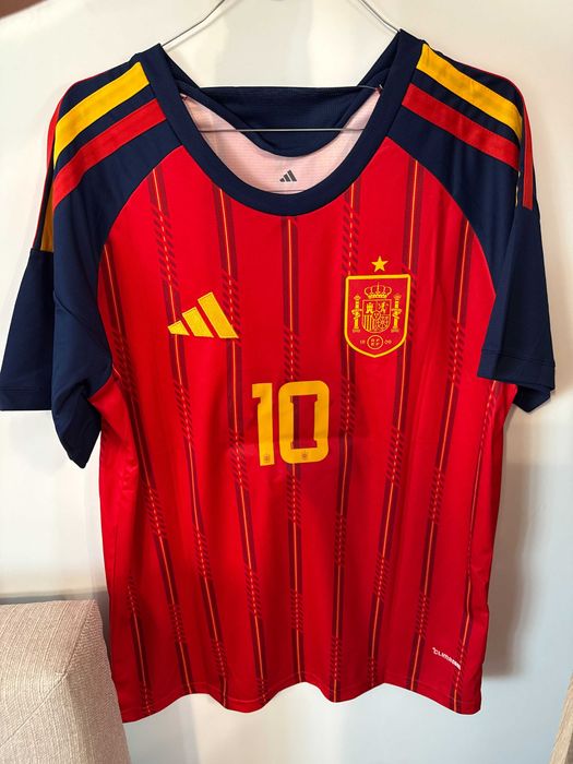 Tricou Spania Cupa mondiala 2026 (simplu 125) ( cu jucator Yamal 10 sau Pedri 20 la 150)