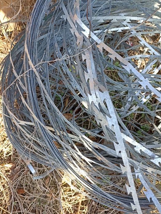 Проволока колючка,  оцинковка