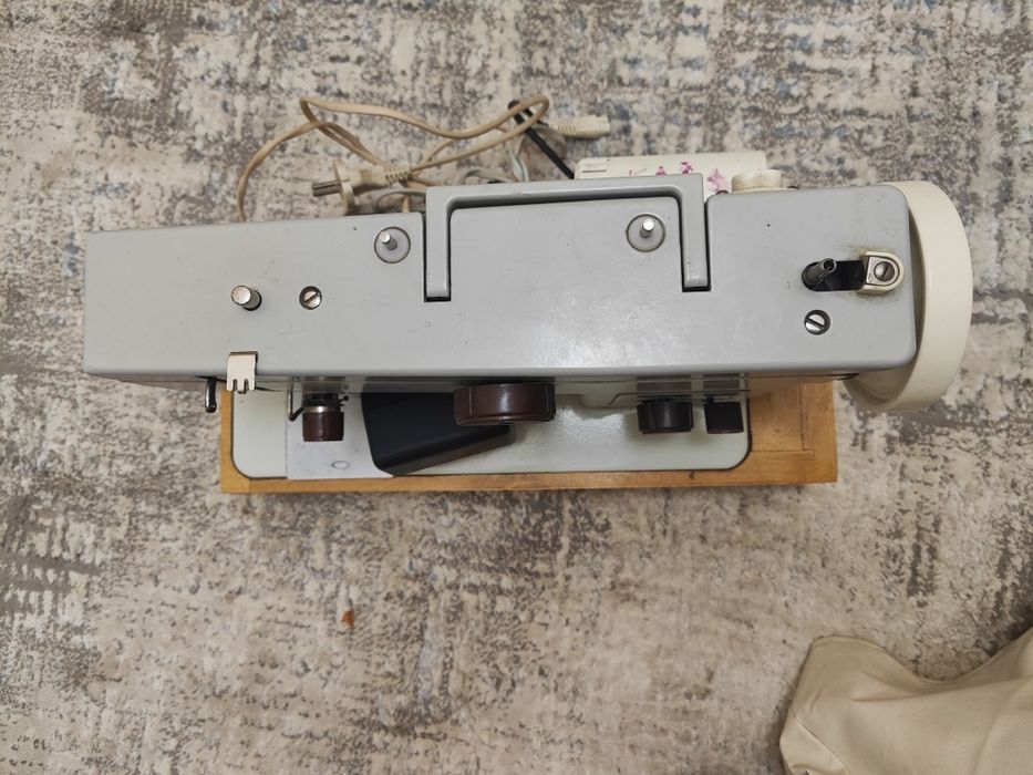 Швейная машинка чайка 134A