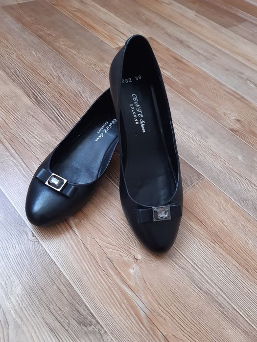 Продам женские туфли