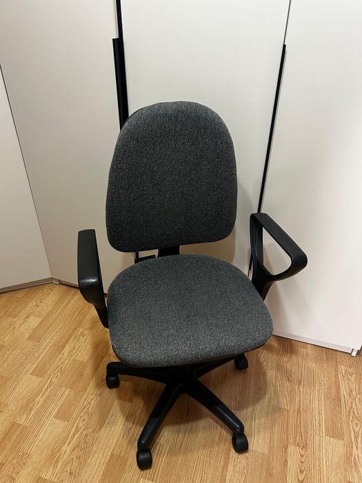 Продам офисное кресло