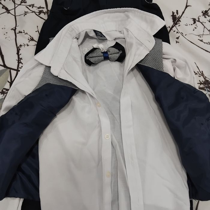 Официално детско  костюмче