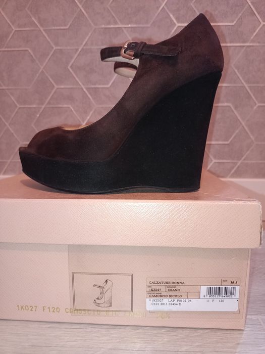 Женские туфли Prada