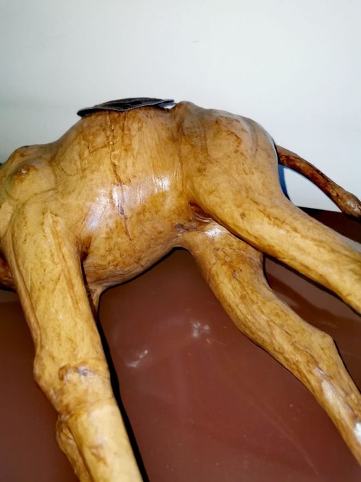 Камила фигура статуетка кожена скулптура голяма реалистична супер !