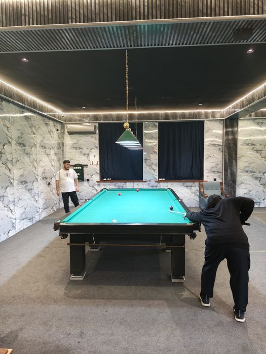 Бильярдный стол сотилади