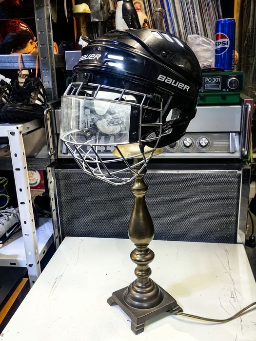 Масивна бронзова лампа - хокей