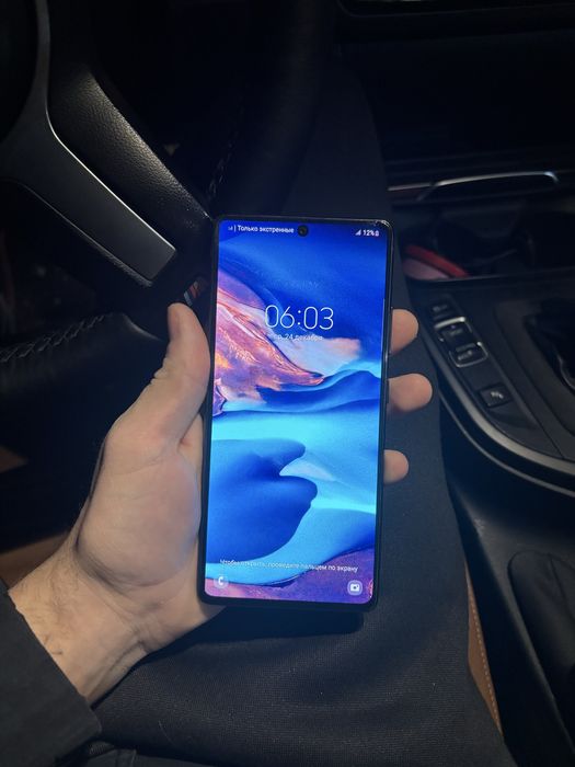 Продам самсунг s10