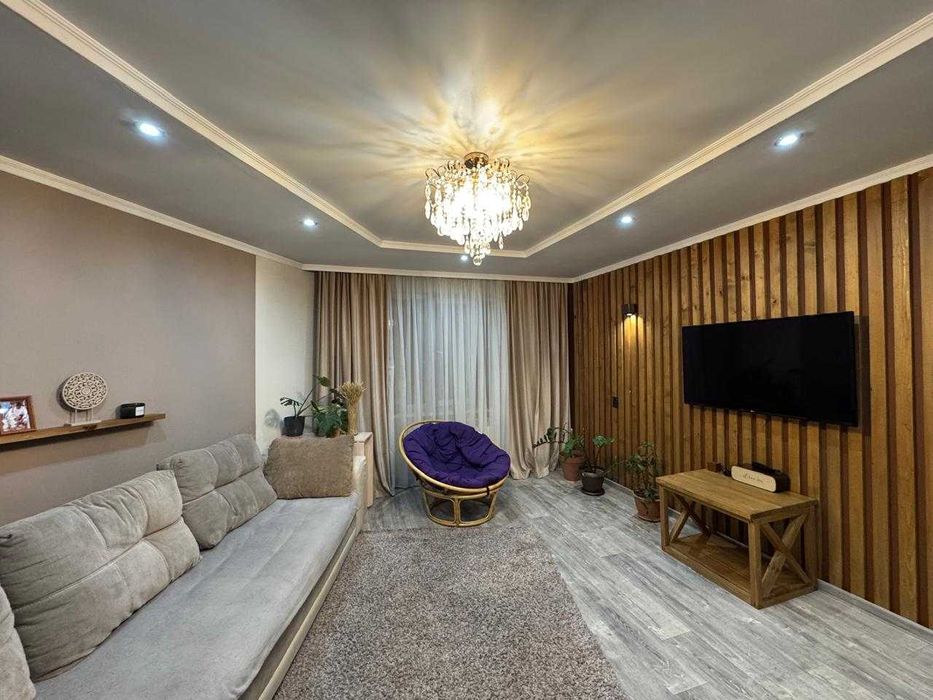 S  Продам 4-х ком на 8 мкр, 4/9 этаж, лифт,  1-е кольцо