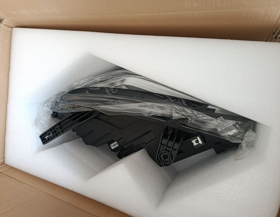 Фара передняя (лев/пра)