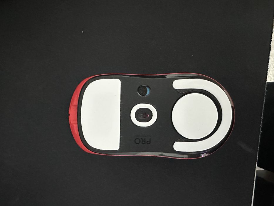 мышка logitech superlight1 в красном цвете