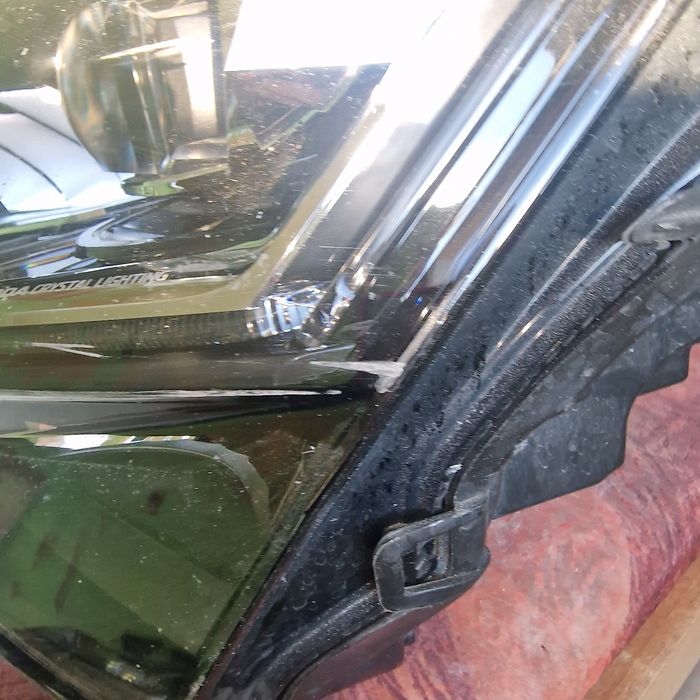 Skoda Superb face 2021 ляв фар