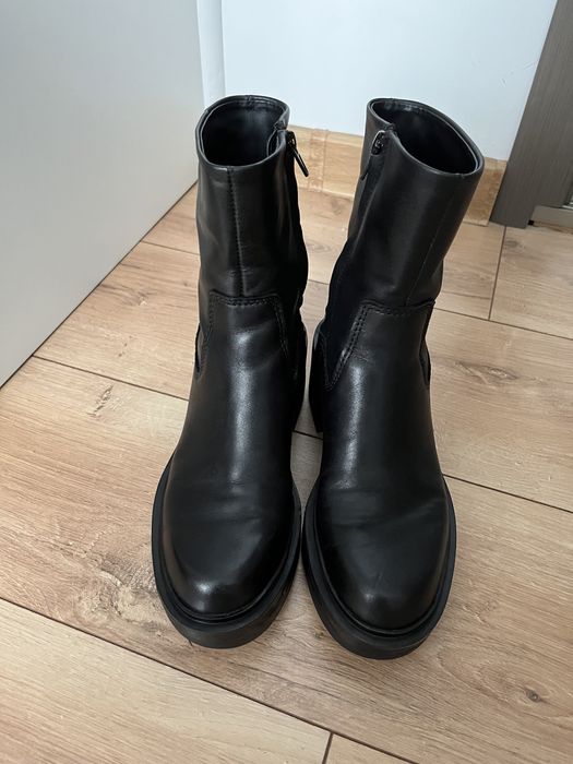 Ghete din piele naturală Zara