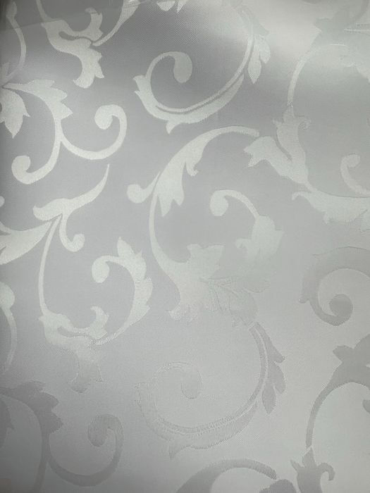 Белые шелк скатерти