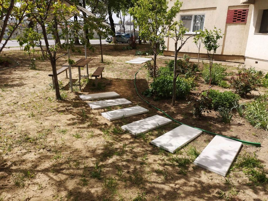 Pasi japonezi, Dale beton armat, Placi beton ,Coame de gard ,Pasi Japo
