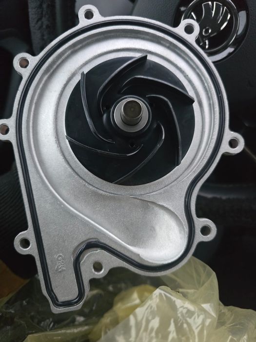 Продам помпу на газель Некст дизель