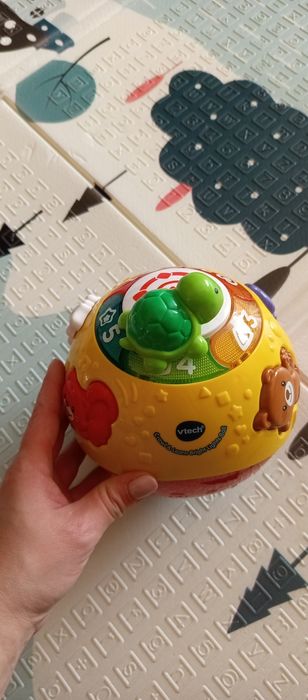 Продавам играчки за дете