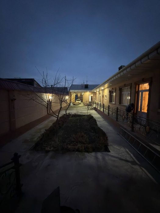 Ховли уй жой сотилади