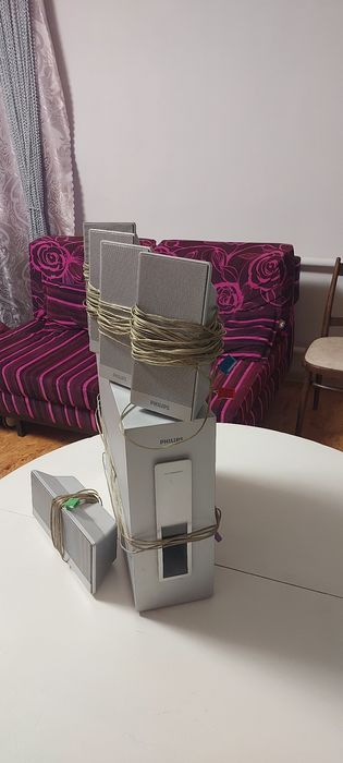 Сафбуфер с колонками Philips