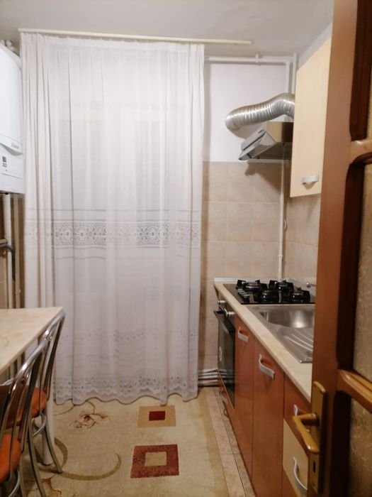 Bazinul de înot 2 decomandate mobilat loc parcare contract anaf