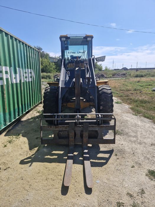 Продам погрузчик ZL