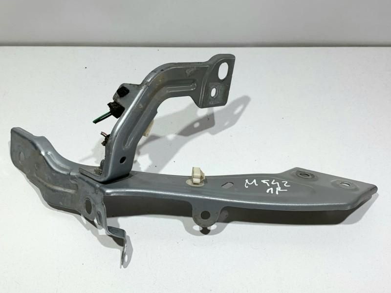Suport far dreapta Renault Megane 4 facelift Break 31406423R