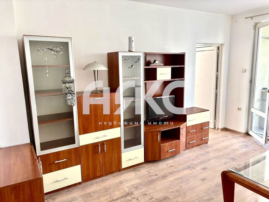 Дава се под наем Тристаен апартамент в София, Хиподрума - 85 кв.м за 657.9 € - Снимка #1