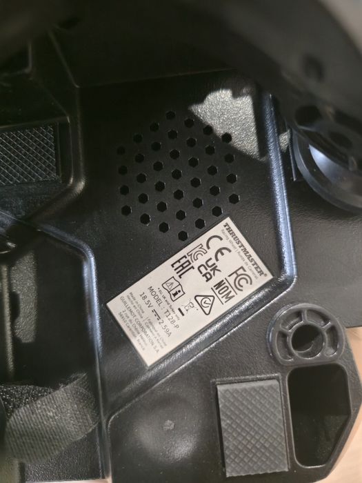 Thrustmaster T128 с педали + скоростен лост и ръчна спирачка