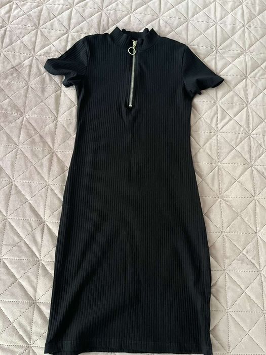 Рокля Stradivarius +подарък рокля Sinsey