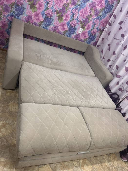 Диван для спальни