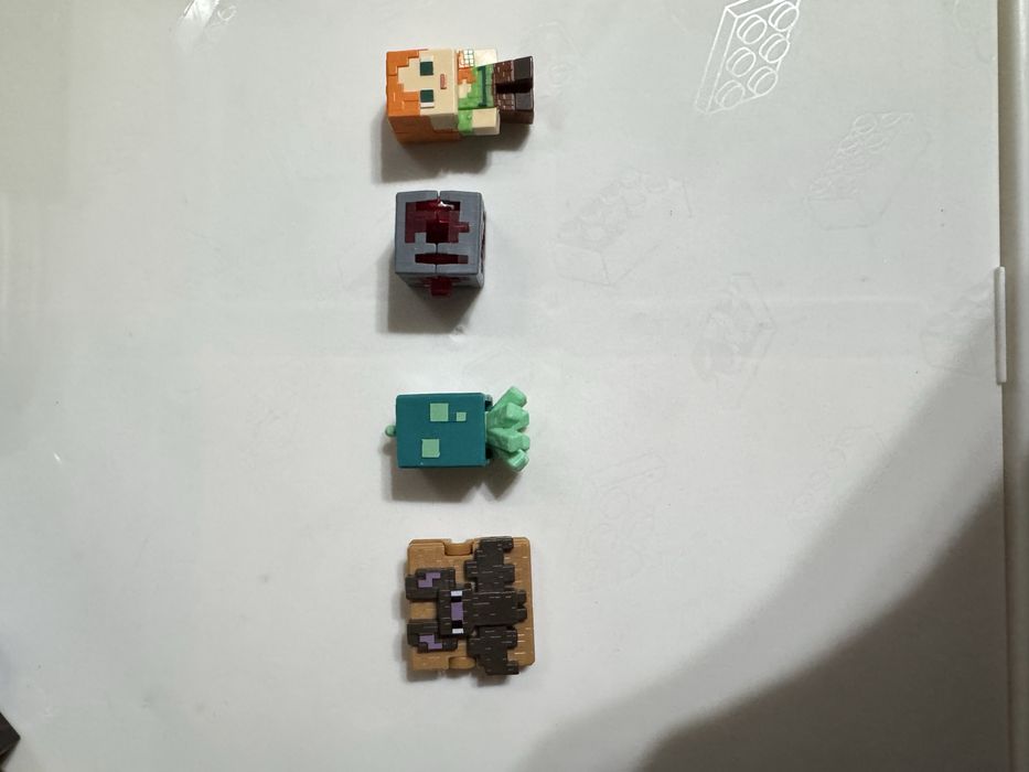 Продаются игрушки Minecraft Kinder Joy по хорошей цене