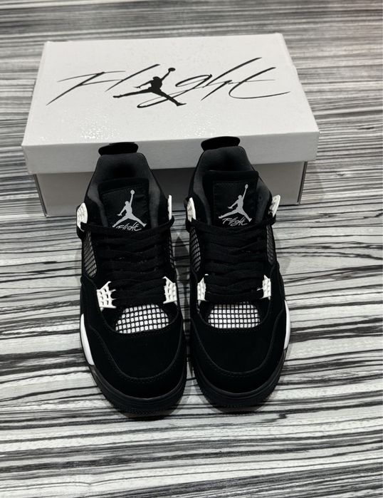 Jordan 4 White Thunder