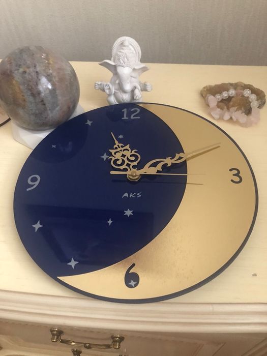 Часы Луна настенные